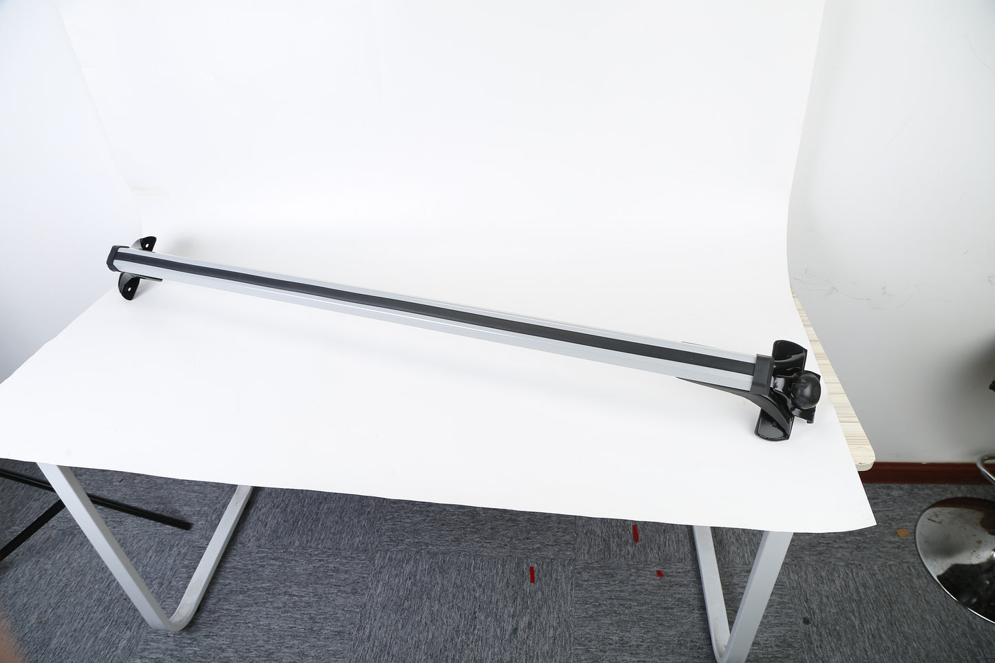 47.24in Universal Top Roof Rack Cross Bar Cargo Carrier Aluminum Crossbar Rack With 165LBS Capacity Fit For Most Vehicle Wagon Car Without Roof Side Rail